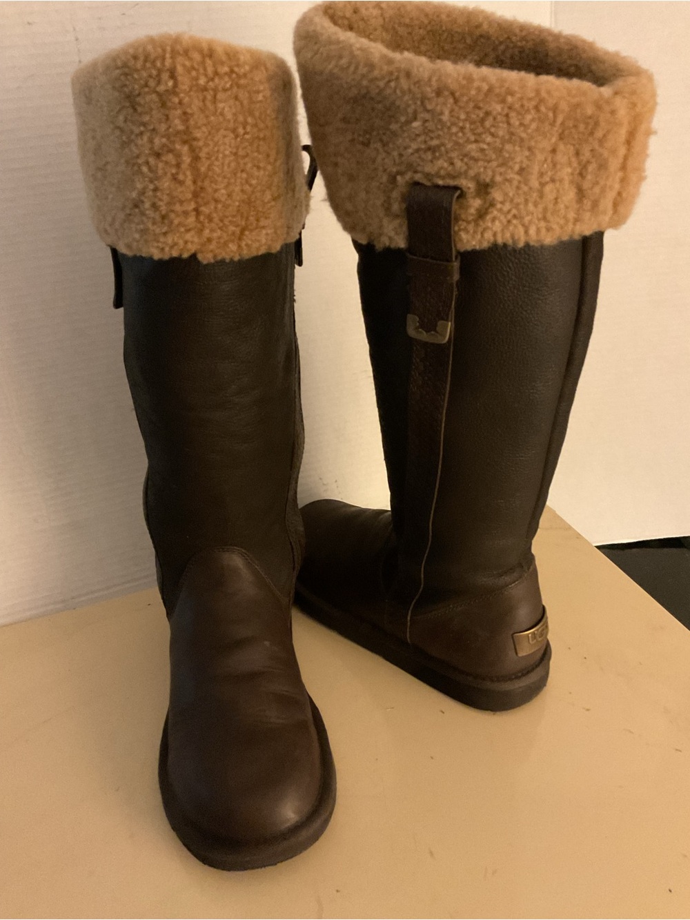 UGG women brown leather sheepskin tall sheepskin tall knee high Locarno boots 8